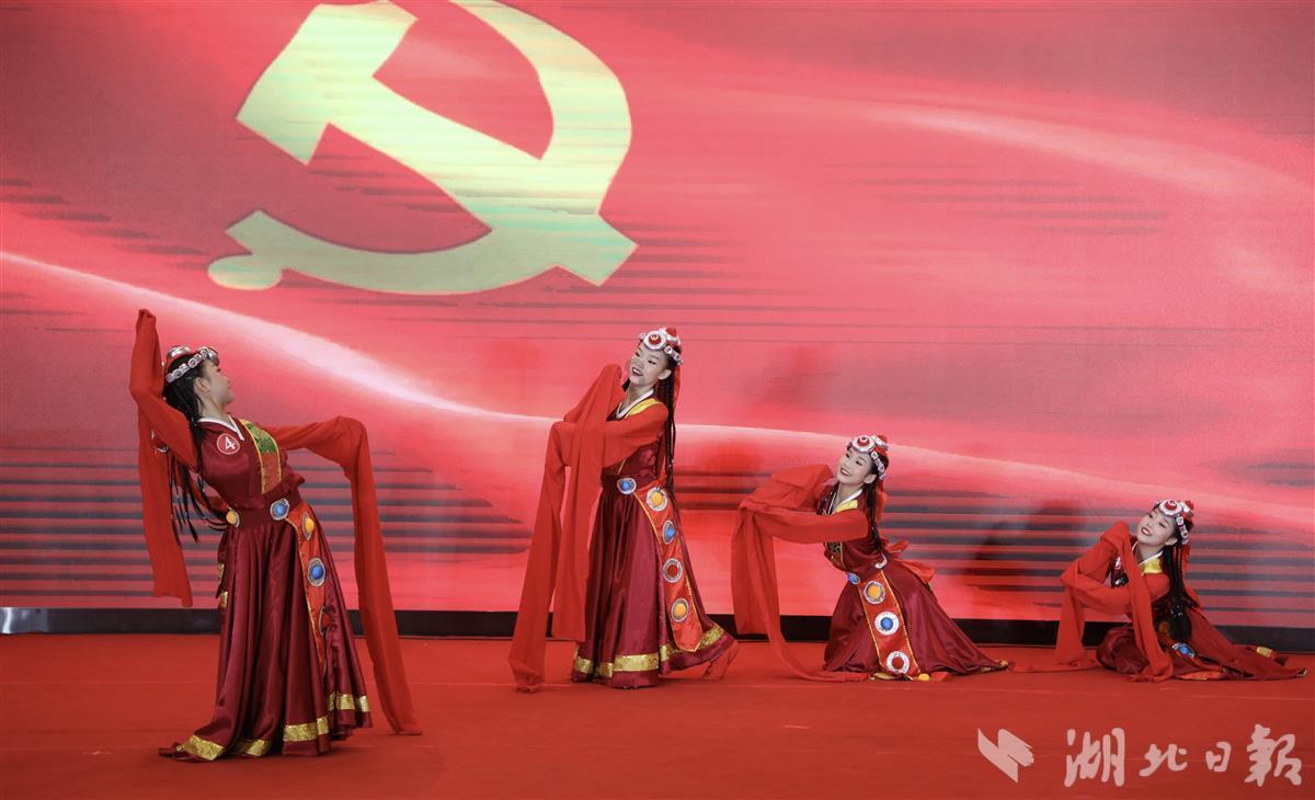 东南亚女孩逃脱