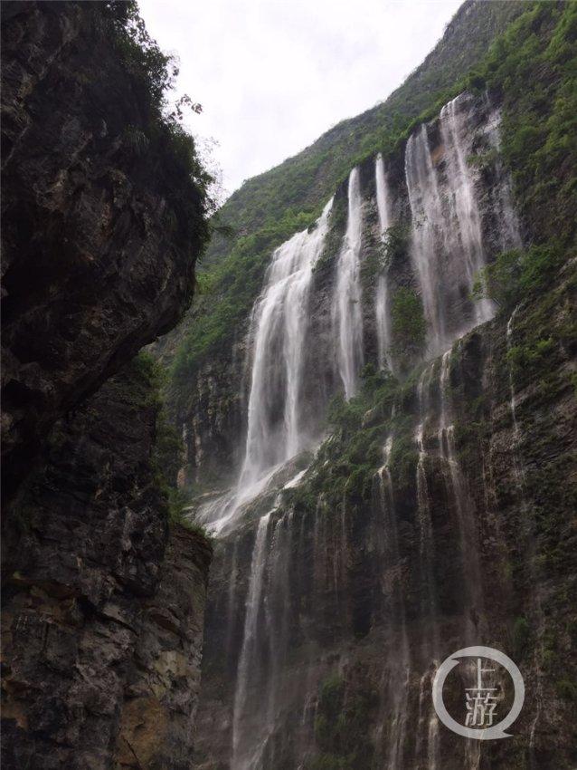 集装箱货运船